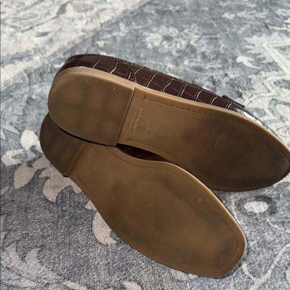 Old Navy 7 Glossy Brown Crocodile-Embossed City Loafers - Picture 8 of 9